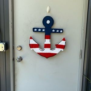 Anchor door hanger